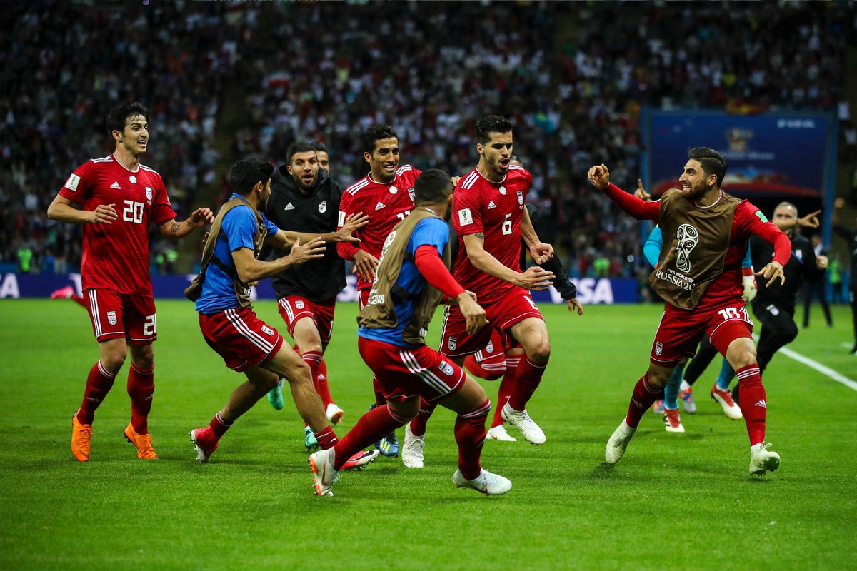 شادی جوانان لبنانی در بیروت بعد از گل ایران به اسپانیا