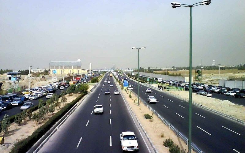 سرعت خودروها در آزادراه تهران به 130 کیلومتر افزایش می&zwnj;یابد/ افتتاح کامل آزاد راه جنوبی تهران تا چهار سال آینده