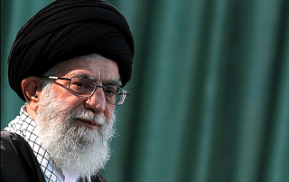 تصویر لایی زدن وحید امیری در اینستاگرام رهبر انقلاب