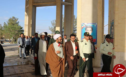 غبار روبی قبور شهدا هم زمان با سالروز آزاد سازی خرمشهر در شهرستان های یزد