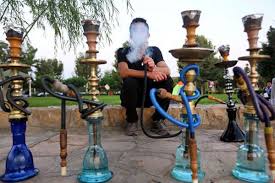 سن استعمال سیگار در ایران به 13 رسیده است/ نیمی از پسران دبیرستانی مصرف قلیان را تجربه کرده اند/ایرانی ها  روزانه ۲۰ میلیارد تومان بابت قلیان هزینه می کنند