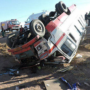 ۱۱ مصدوم در حادثه واژگونی مینی بوس