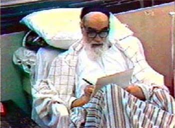 امام خمینی (ره) در بستر بیماری چه سفارشی به آیت الله خامنه‌ای کردند؟