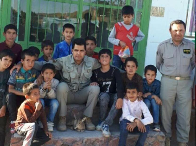 نجات بره آهوی گمشده توسط دانش آموزان نیشابوری
