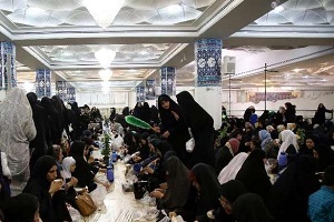افطاری کریمانه در حرم کریمه اهل بیت حضرت فاطمه معصومه(س) + فیلم