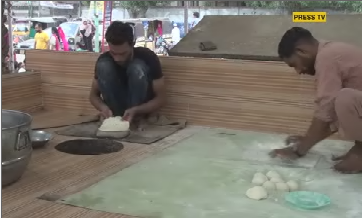برپایی بزرگترین سفره افطاری در کراچی پاکستان+ تصاویر