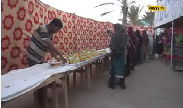 برپایی بزرگترین سفره افطاری در کراچی پاکستان+ تصاویر