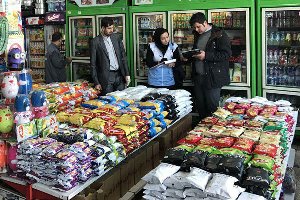 نظارت مستمر بازرسان بهداشت به عرضه مواد غذایی