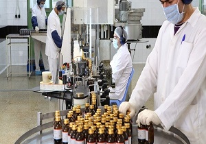 خبرنگار: جنیدینبود نقدینگی سبب بروز مشکل در تأمین دارو/ قول مساعد دولت برای تأمین تفاوت قیمت ارز/ داروهای ساخت داخل از کیفیت بالایی برخوردار است