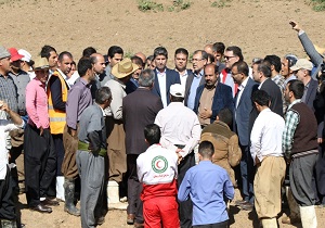 بازدید استاندار آذربایجان غربی از مناطق سیل زده پیرانشهر+ تصاویر