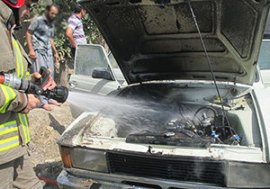 اطفای حریق خودرو در گرگان