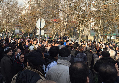 تجمع بیش از ۸۰ نفر از مالباختگان اختلاس ۲۶ میلیاردی در فسا