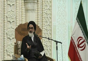 نباید در مذاکره با غربی‌ها به دنبال لقمه نانی باشیم