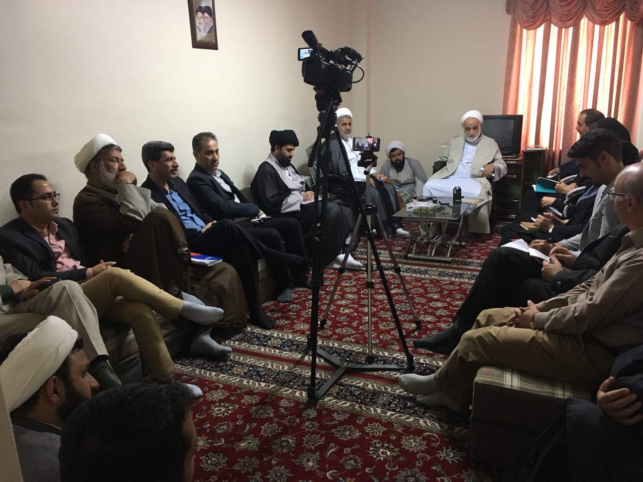 دیدار رئیس ستاد اقامه نماز کشور با جمعی از اعضا رادیو زیارت
