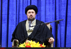 سن مدیریتی در کشور ما پیر شده است/ امام با جوانان انقلاب را به ثمر رساند، اداره کرد و به پیش برد