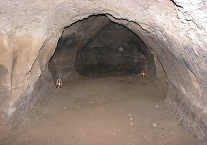 معماری صخره ای از جاذبه های گردشگری ناشناخته شهرستان نیر