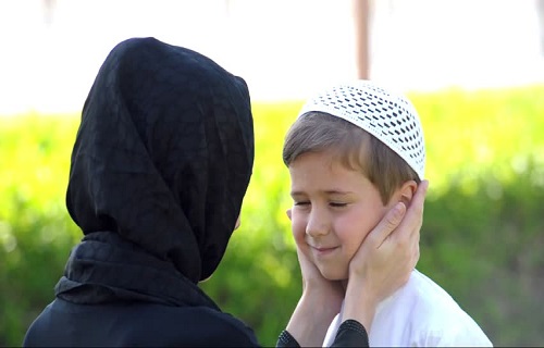 خانواده در ارتباط با آموزش های لازم چه نقشی دارند؟