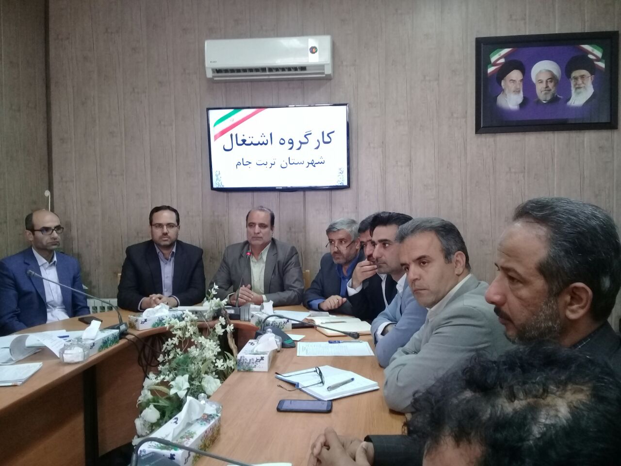 اشتغال ایجاد نکنیم مشکلات آن دامن همه را می‌گیرد