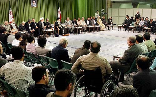 موسوی:شاعر شدم تا حضرت آقا را از نزدیک ببینم/مهدویان: اهمیت رهبر به شعر باعث دلگرمی است