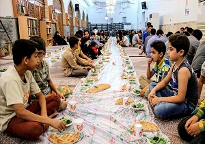 اطعام مدد جویان کمیته امداد در ماه مهمانی خدا
