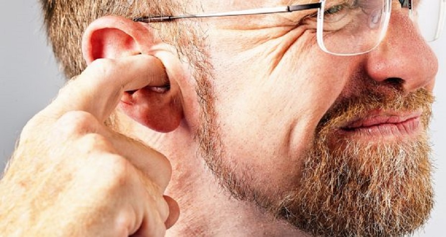 شستشوی گوش چیست و چه موقع باید به پزشک مراجعه کرد؟