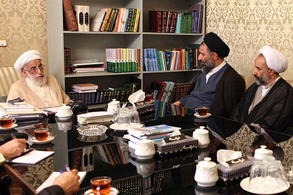 تقدیر آیت&zwnj;الله جنتی از عملکرد نیروی انتظامی