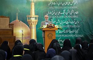 تشرف ۶۴۰ دانش&zwnj;آموز تحت پوشش کمیته امداد به حرم رضوی