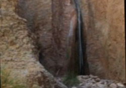 آبشار بی&lrm;نظیر و دیدنی در روستای خرسین + فیلم