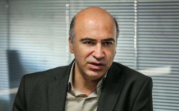 انتقاد مدیرکل دفتر موسیقی وزارت ارشاد از شهرت برخی خواننده ها از طریق ماهواره