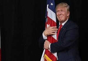 ترامپ پس از تیراندازی مرگبار آناپولیس پرچم آمریکا را نیمه افراشته نکرد!