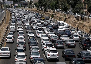 ترافیک نیمه سنگین در آزاد راه قزوین- کرج/ وزش باد و گردوخاک در محور&zwnj;های استان&zwnj;های خراسان جنوبی و سیستان و بلوچستان