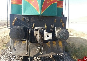 برخورد قطار مسافربری با خودرو در شاهرود