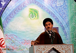 مردم و مسئولان باید از کالای ایرانی حمایت کنند