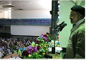 مواضع اخیر رئیس جمهوری قابل تقدیر است