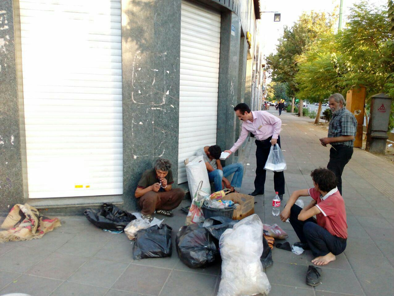 اینجا پاتوق خیرین است!+تصاویر