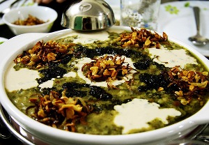 رقابت آشپزها درسیزدهمین جشنواره ملی آش ايرانی