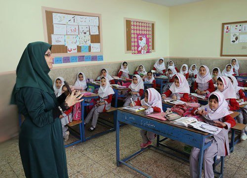 چالش&zwnj;های نقل و انتقال معلمان به پایتخت/ بهره گیری از ۲۸۴ هزار ساعت حق&zwnj;التدریس از مهر ۹۷