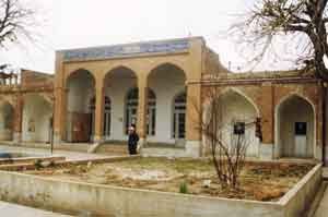 مدرسه علمیه شریعتمدارمرمت می‌شود