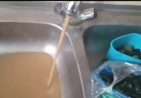 آب شرب گل‌آلود در شادگان + فیلم