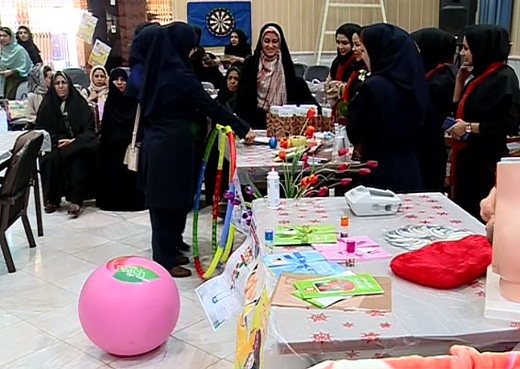 جشنواره آموزشی زایمان طبیعی در خمین + عکس