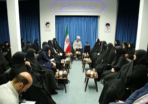 حجاب پرچم استقلال ملت‌ها است