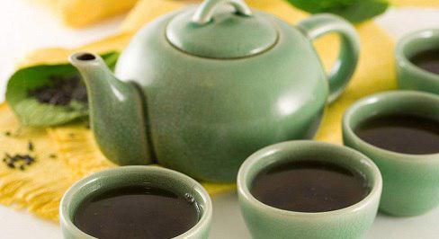 نقش چای در جلوگیری از ذخیره&zwnj;سازی چربی در کبد و کاهش قند خون