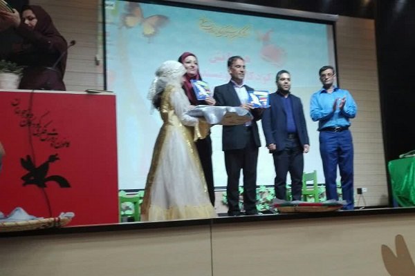 برگزاری مراسم روز ادبیات کودک و نوجوان در گناوه