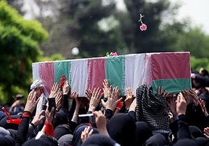 11 شهید سال های دفاع مقدس در اصفهان تشییع شدند