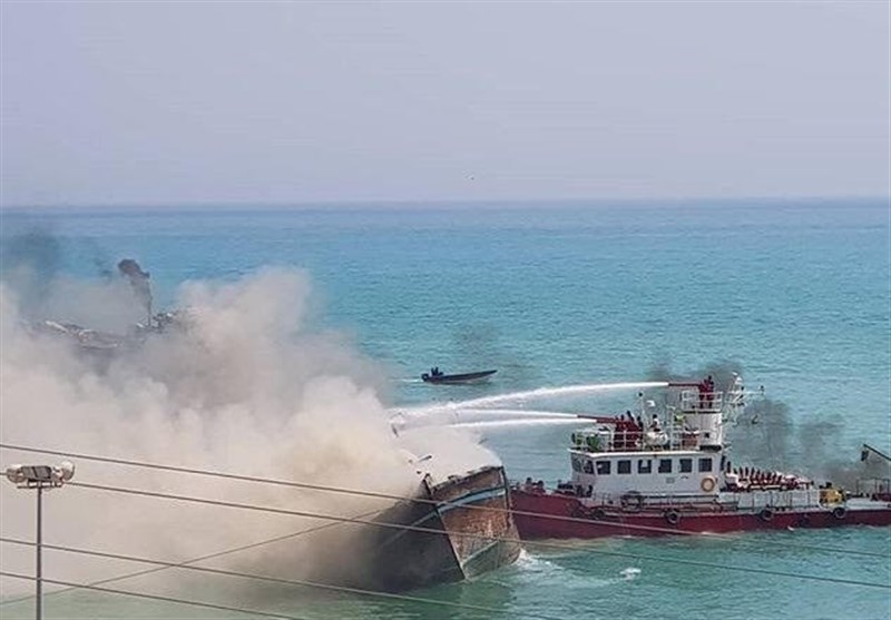 شناور&zwnj;های آتشخوار از گسترش آتش&zwnj;سوزی جلوگیری کردند