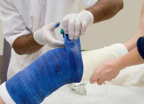 هنگام شکستگی&zwnj;ها چگونه از گچ یا آتل خود مراقبت کنیم؟