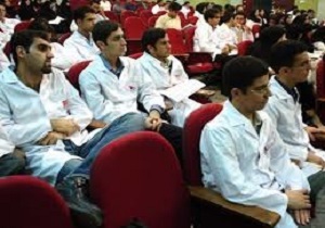 تحصیل اساتید درشته&zwnj;های پزشکی، تراژدی جامعه ماست/ توسعه کشور در گروی رشته&zwnj;های مهندسی/ سیاست&zwnj;های پرداختی دولت باعث بازار گرم رشته&zwnj;های پزشکی است
