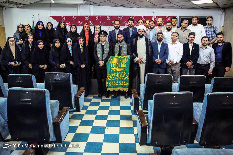 بازدید کاروان &laquo;زیر سایه خورشید&raquo; از باشگاه خبرنگاران جوان