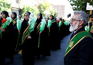 پیاده‌روی بانوان شیرازی به مناسبت دهه کرامت