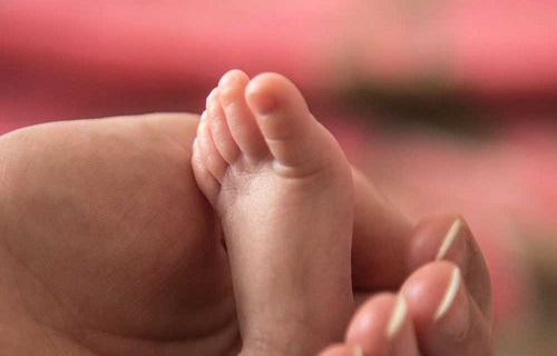 چگونه می&zwnj;توان عشق به فرزنددار شدن را در زوجین ناباروز زنده کرد؟